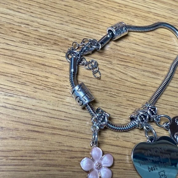 New Adjustable Mom Charm Bracelet – Teddy Bear & Flower Motif, Up to 10” - Picture 3 of 4